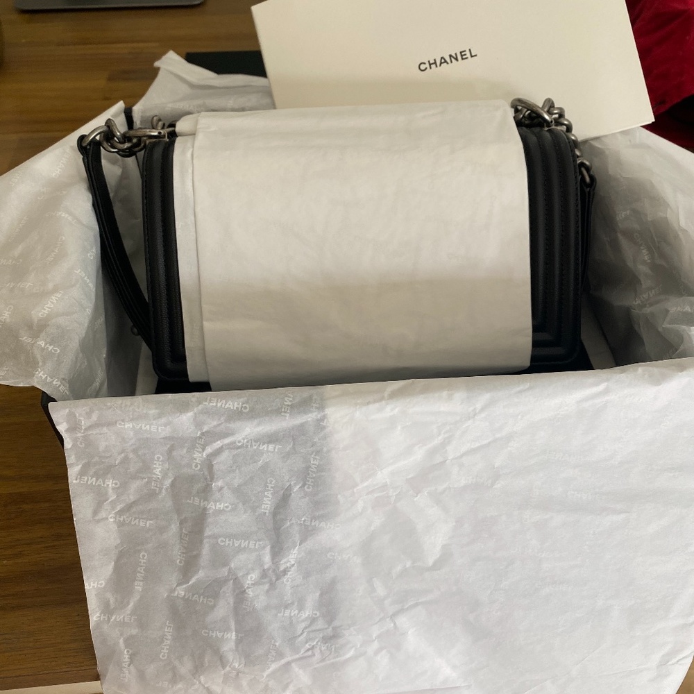 Chanel boy Caviar quilted medium size